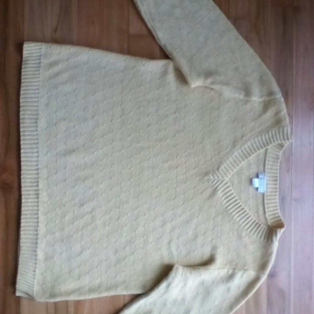 SUPER SALE: Sweater;' LIKE-NEW';Size: XL